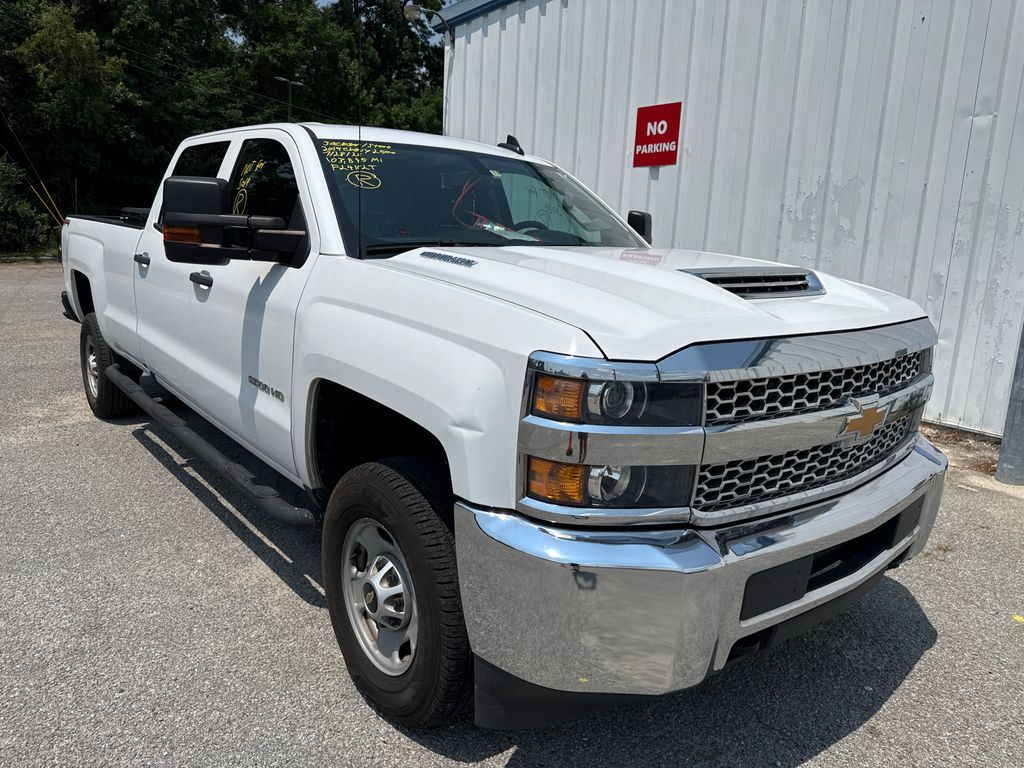 Summit White 2019 Chevrolet Silverado 2500HD Pickup Truck Four-Wheel Drive 6-Speed Automatic