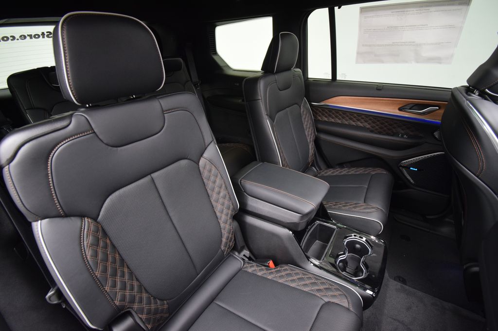 new 2026 Jeep Grand Cherokee L car, priced at $62,018