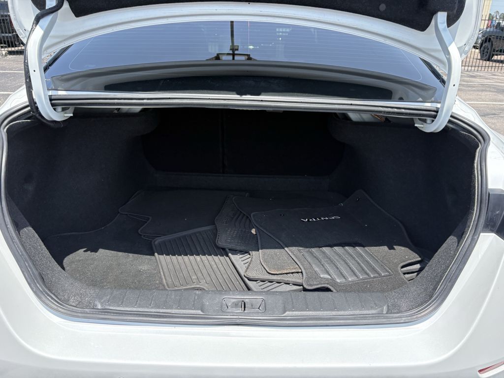 2024 Nissan Sentra SR White at North Houston Mitsubishi
