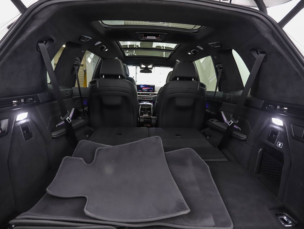 Thumbnail: 2024 BMW X7 - 28