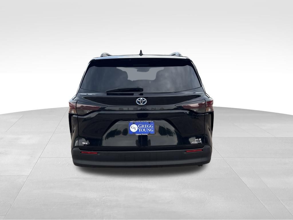 Used 2024 Toyota Sienna Van