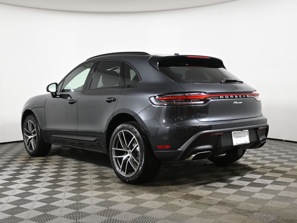 Thumbnail: 2026 Porsche Macan - 3
