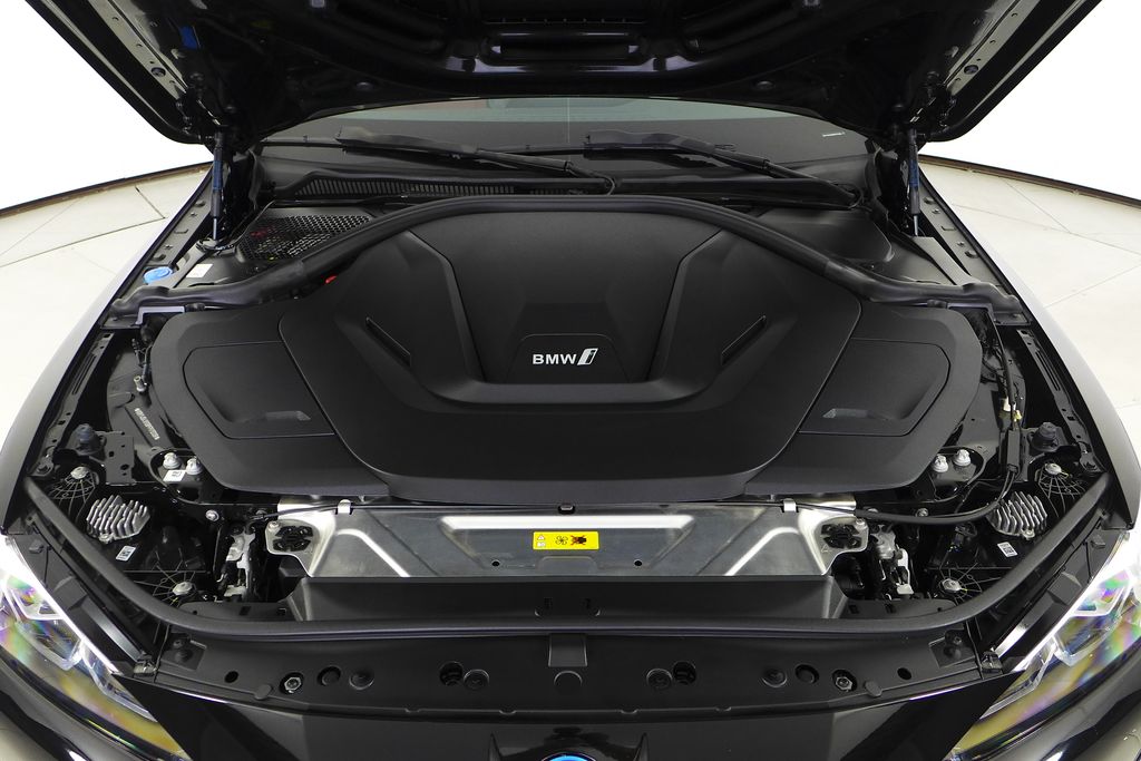 Thumbnail: 2023 BMW i4 - 6