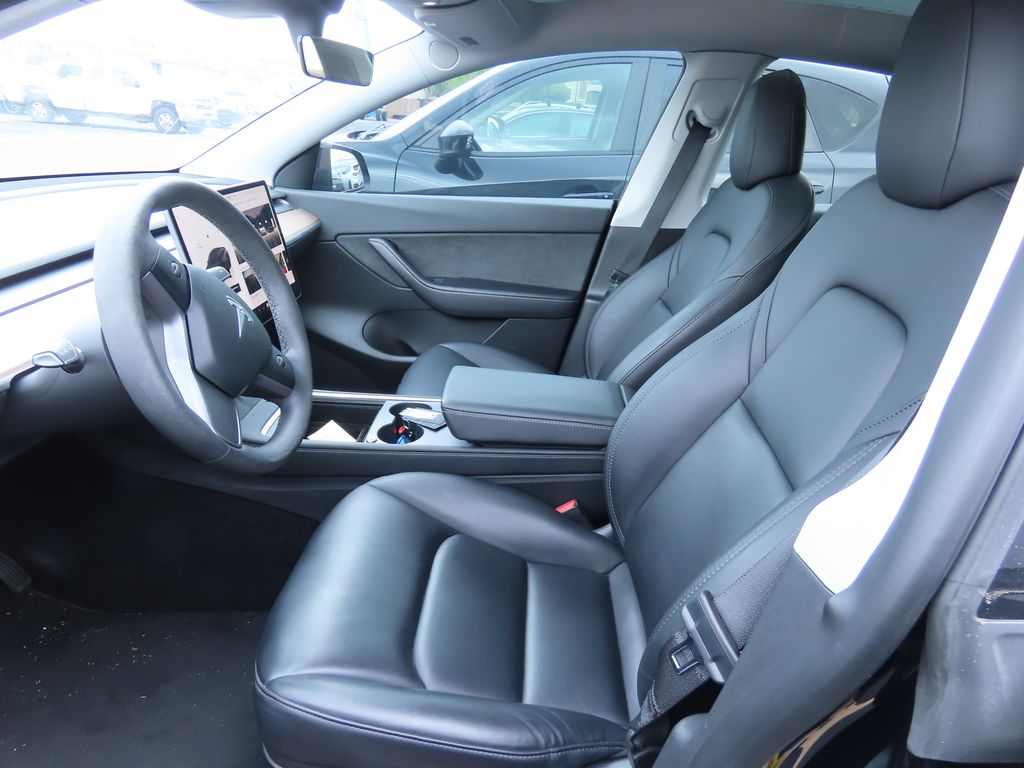 Thumbnail: 2022 Tesla Model Y - 10