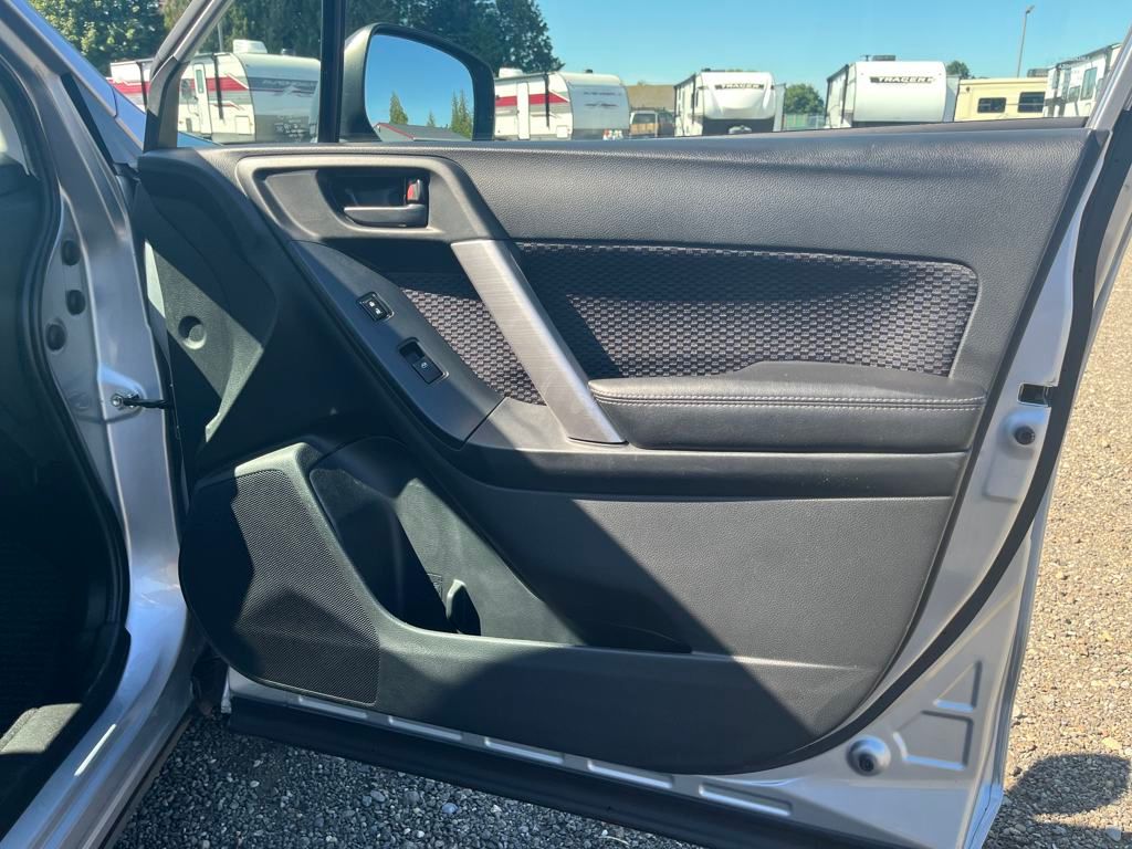 2018 Ice Silver Metallic Subaru Forester 2.5i AWD SUV