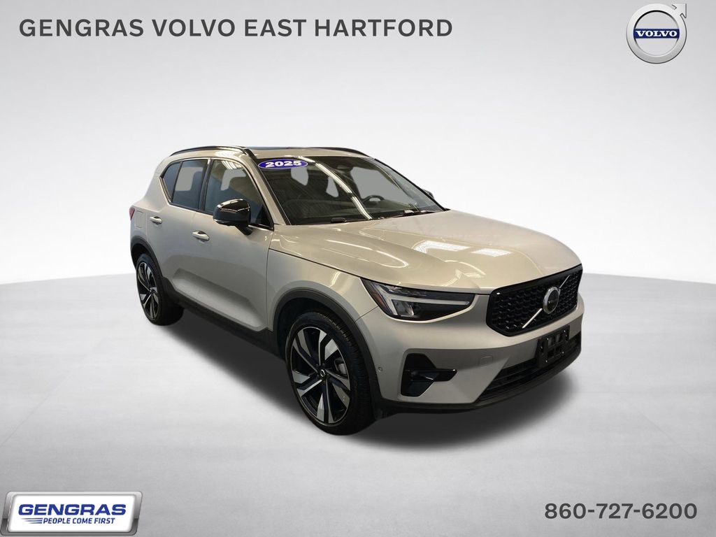 Silver Dawn Metallic 2025 Volvo XC40 B5 Plus Dark Theme AWD SUV / Crossover All-Wheel Drive Automatic