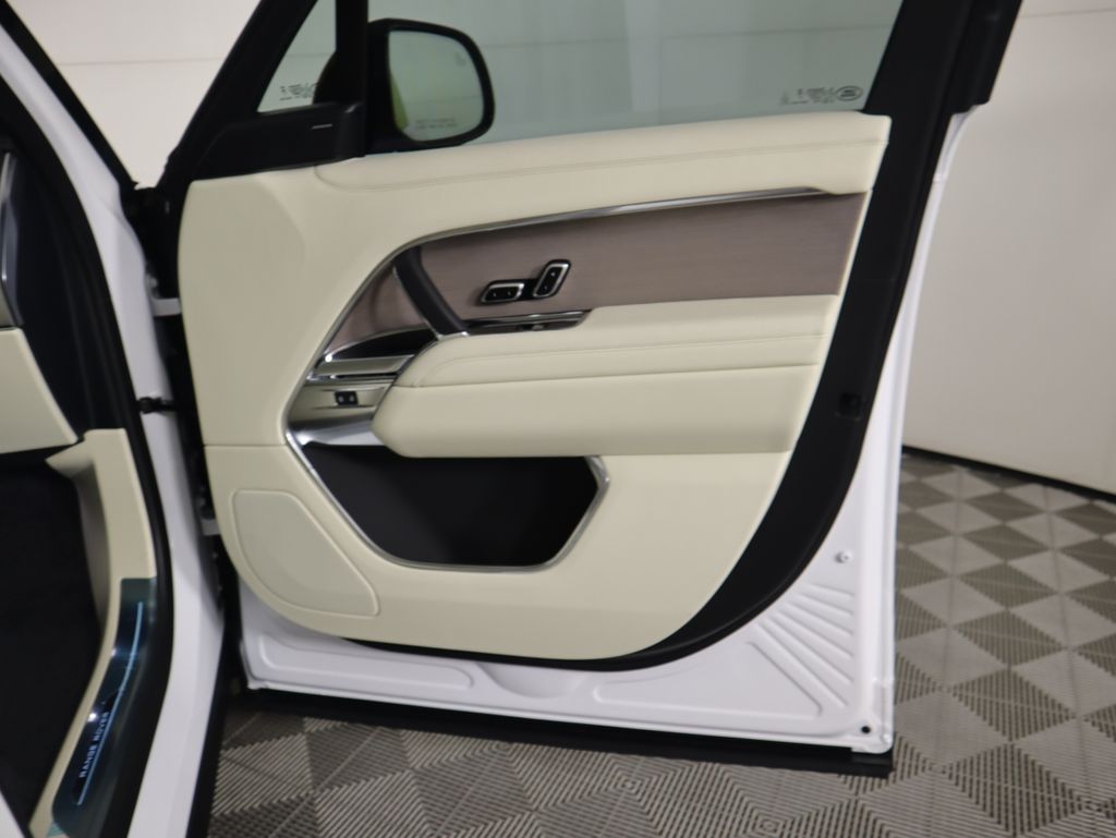Thumbnail: 2025 Land Rover Range Rover - 25