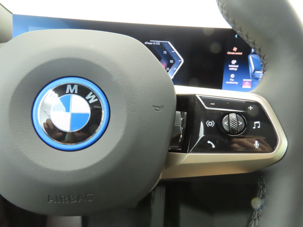 2025 BMW iX xDrive50 12