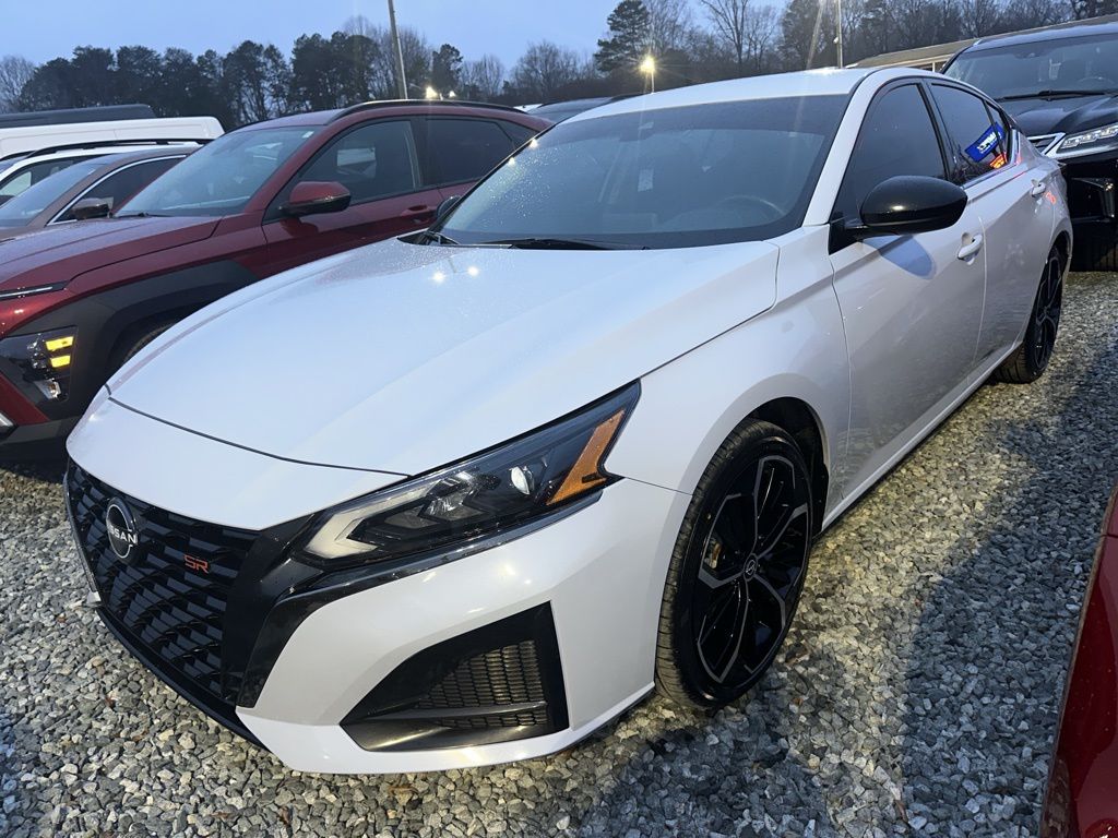2023 Nissan Altima 2.5 SR's photo