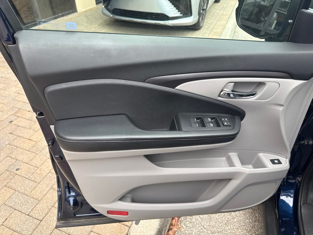 Used 2017 Blue Honda RTL image 22