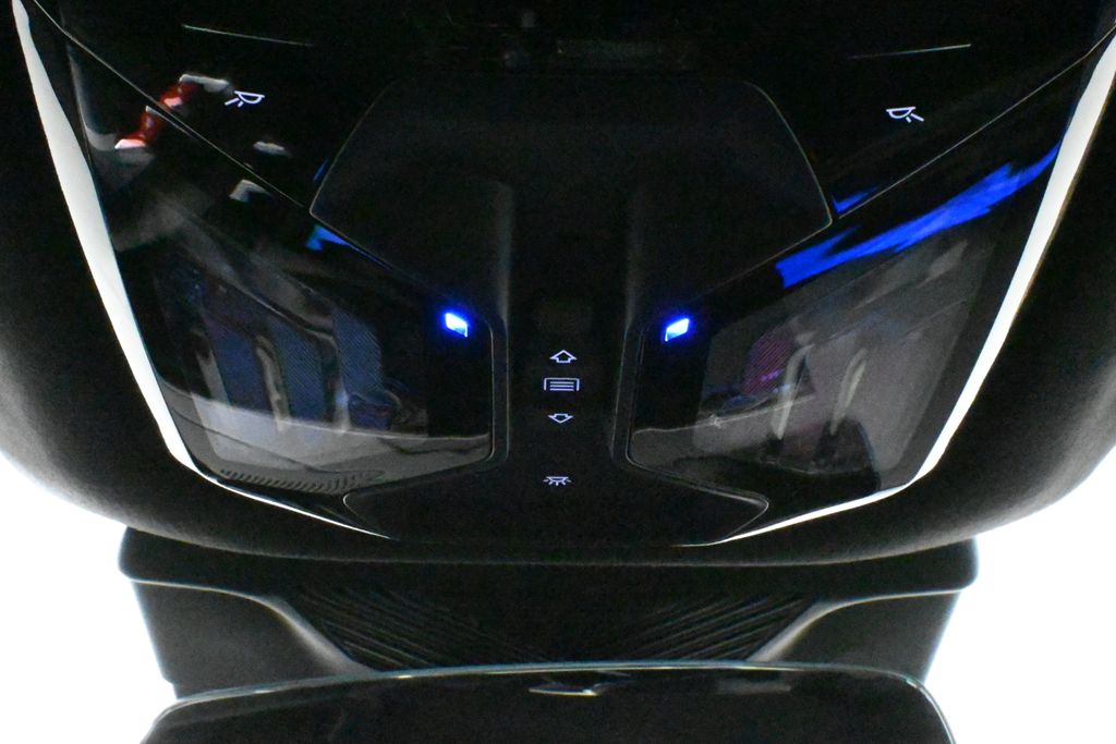 Thumbnail: 2025 BMW M5 - 23