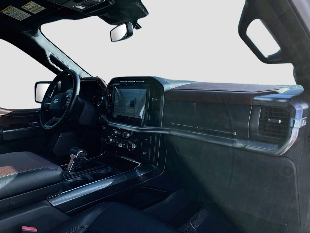 Used 2022 White Ford Lariat image 28