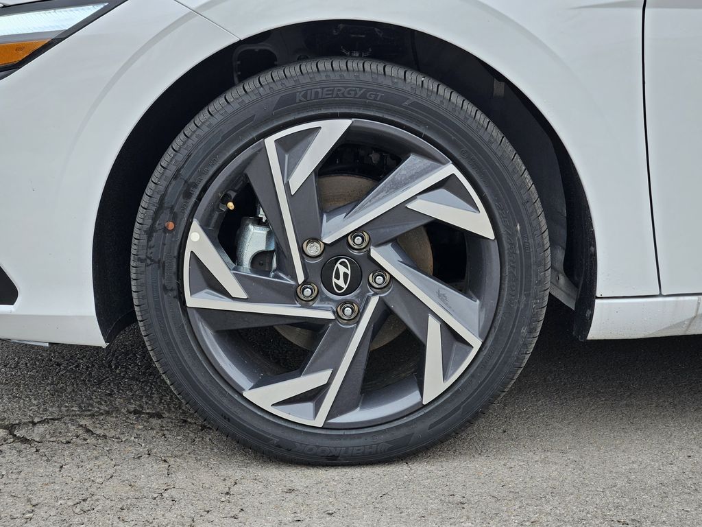 2025 Hyundai Elantra Hybrid