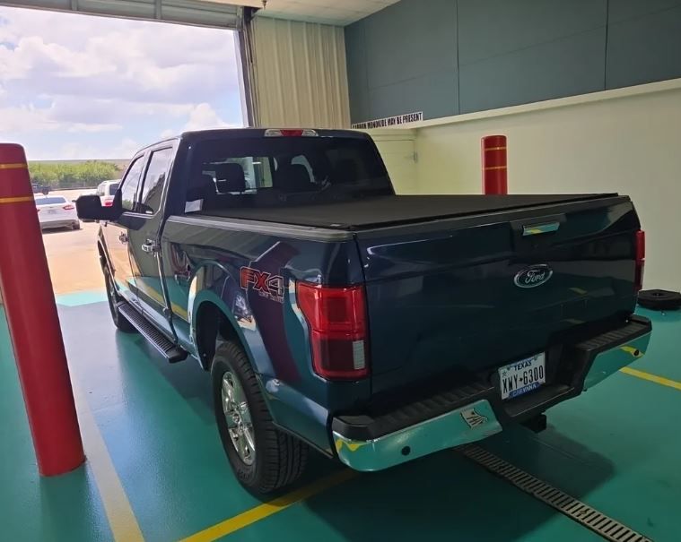 Used 2019 Blue Ford XLT image 2