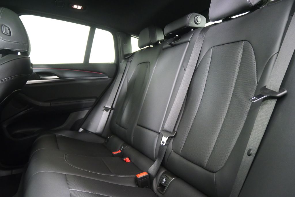 Thumbnail: 2024 BMW X4 - 16