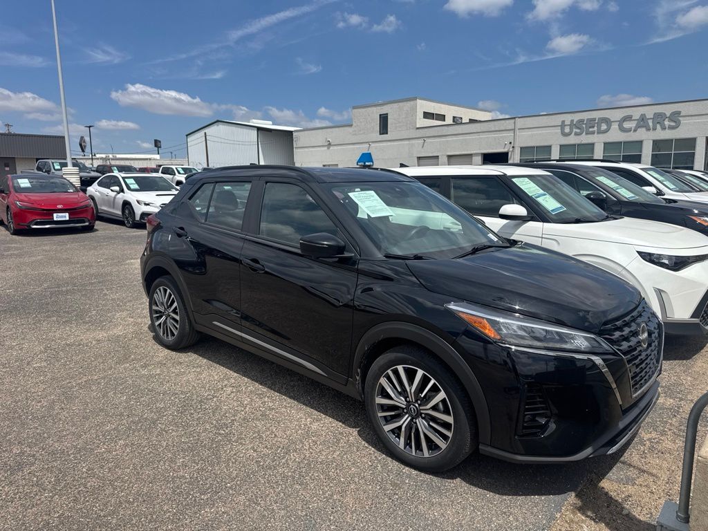 2024 Nissan Kicks SR - 1