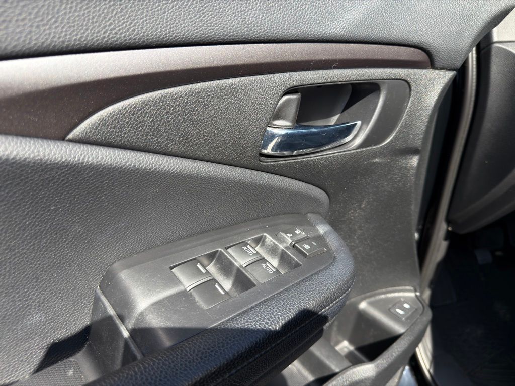 Thumbnail: 2017 Honda Pilot - 28