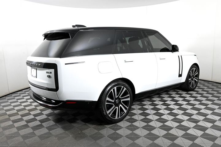 2023 Land Rover Range Rover SE 26