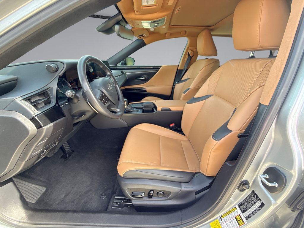 Thumbnail: 2022 Lexus ES - 30
