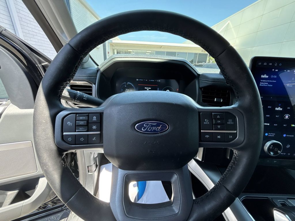 Used 2025 Black Metallic Ford Flash image 11