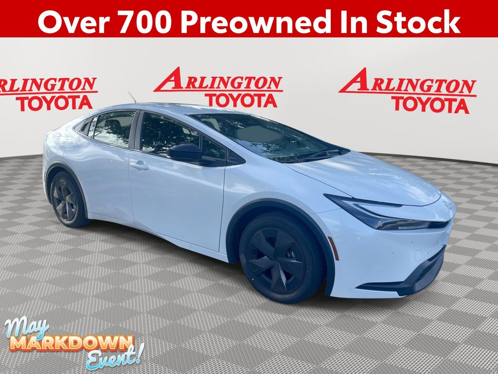 2025 Toyota Prius LE FWD's photo
