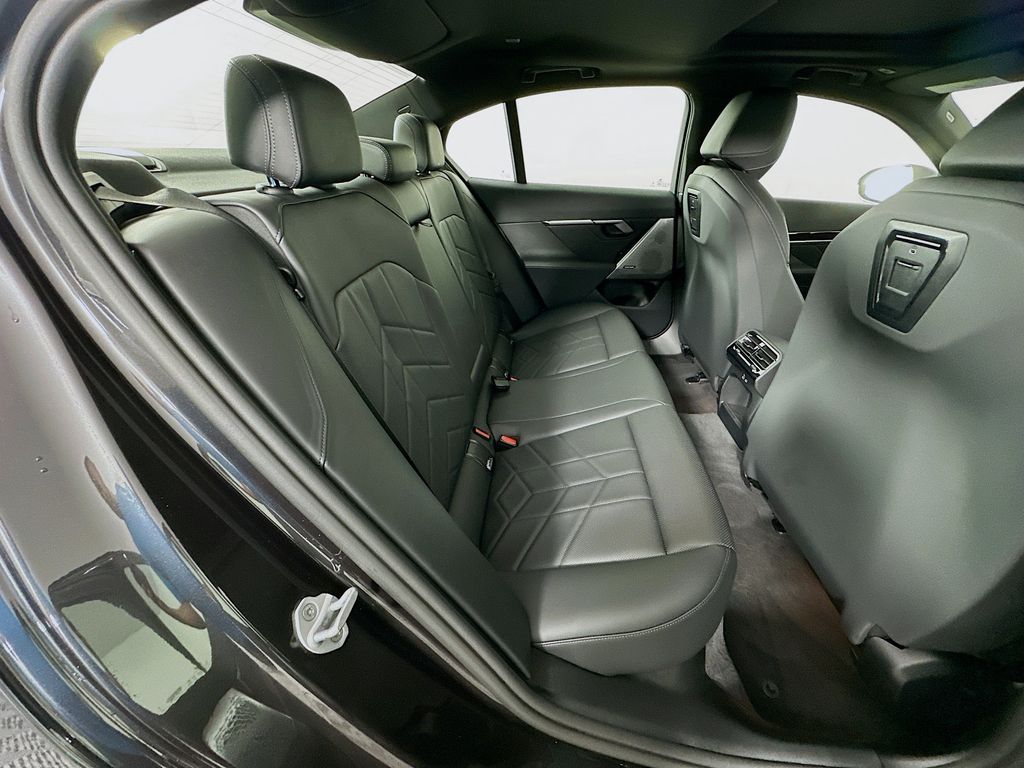 Thumbnail: 2025 BMW 5 Series - 28