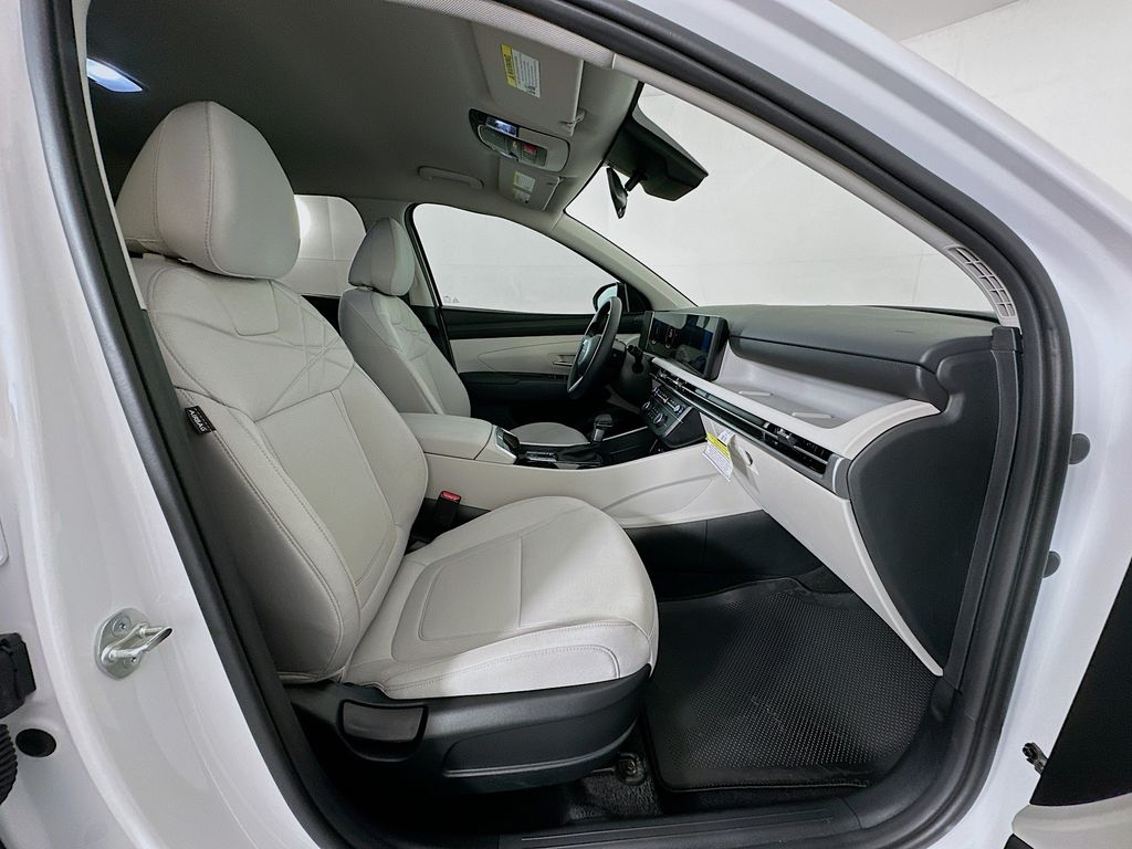 2025 Hyundai Tucson SE 26
