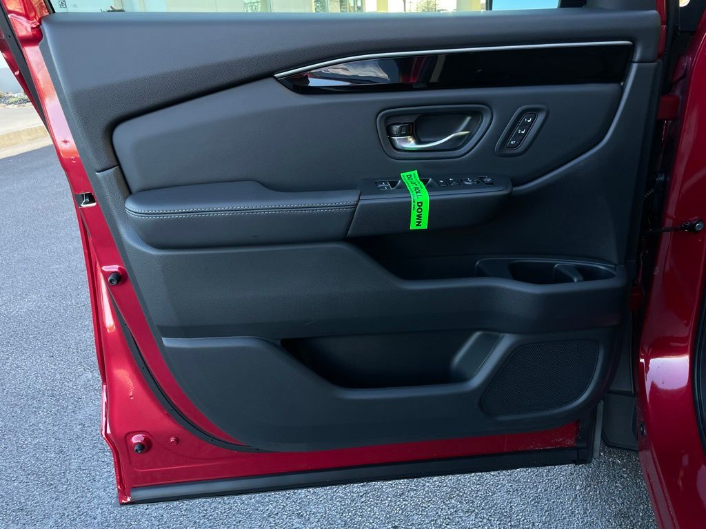 Thumbnail: 2025 Honda Pilot - 24