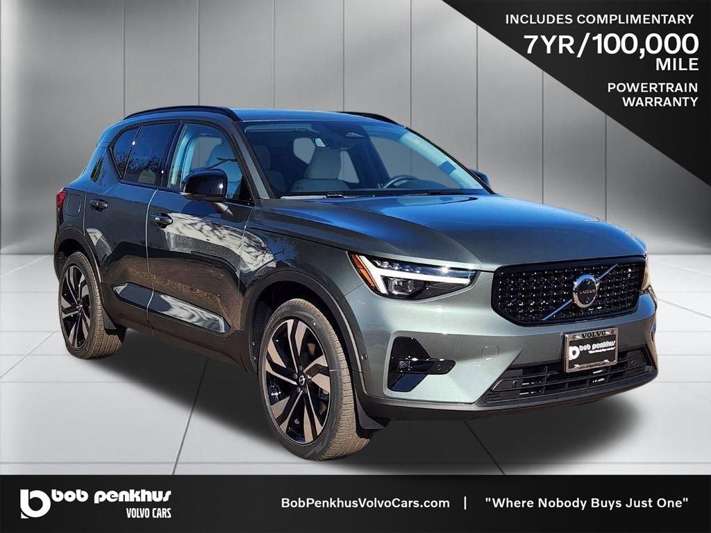 2026 Volvo XC40 B5 Ultra