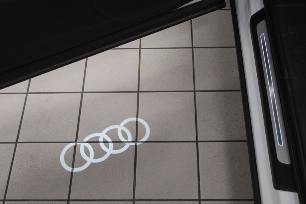 Thumbnail: 2026 Audi Q7 - 15