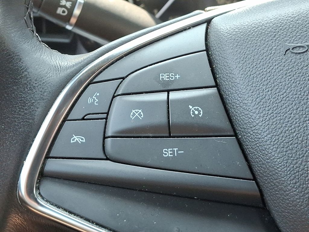 Thumbnail: 2021 Cadillac XT5 - 21