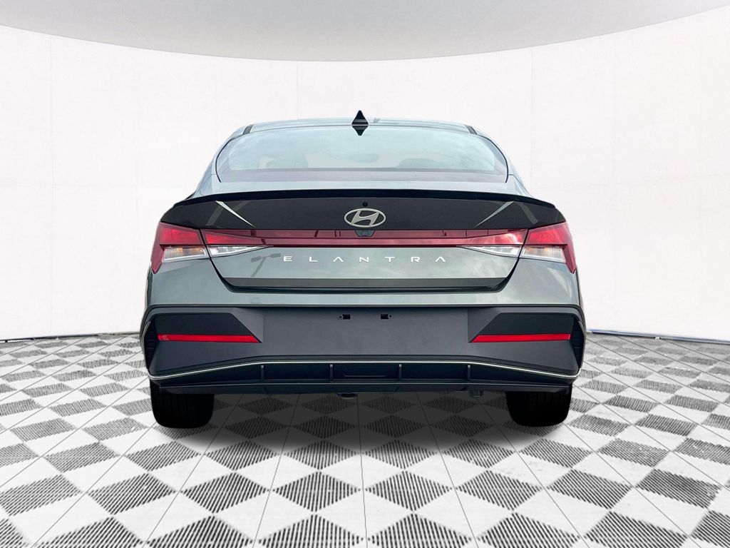 2025 Hyundai Elantra SEL 6