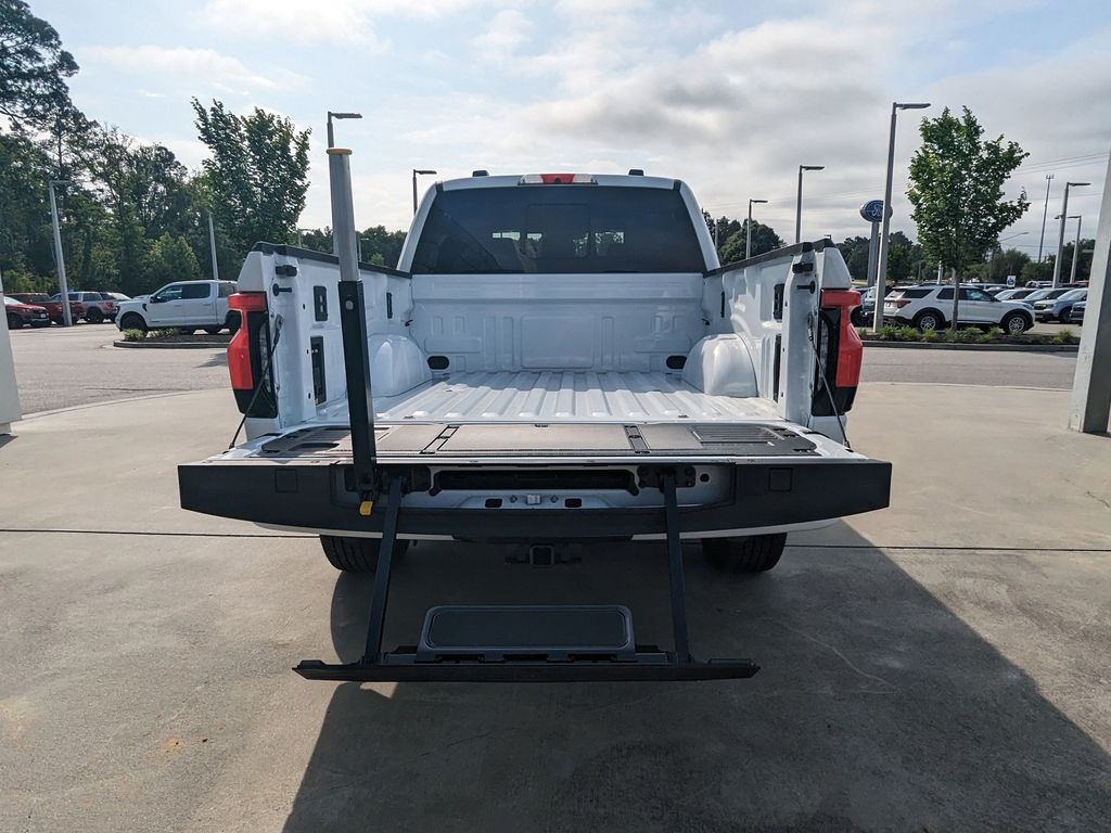 2025 Ford F-150 Lightning Lariat