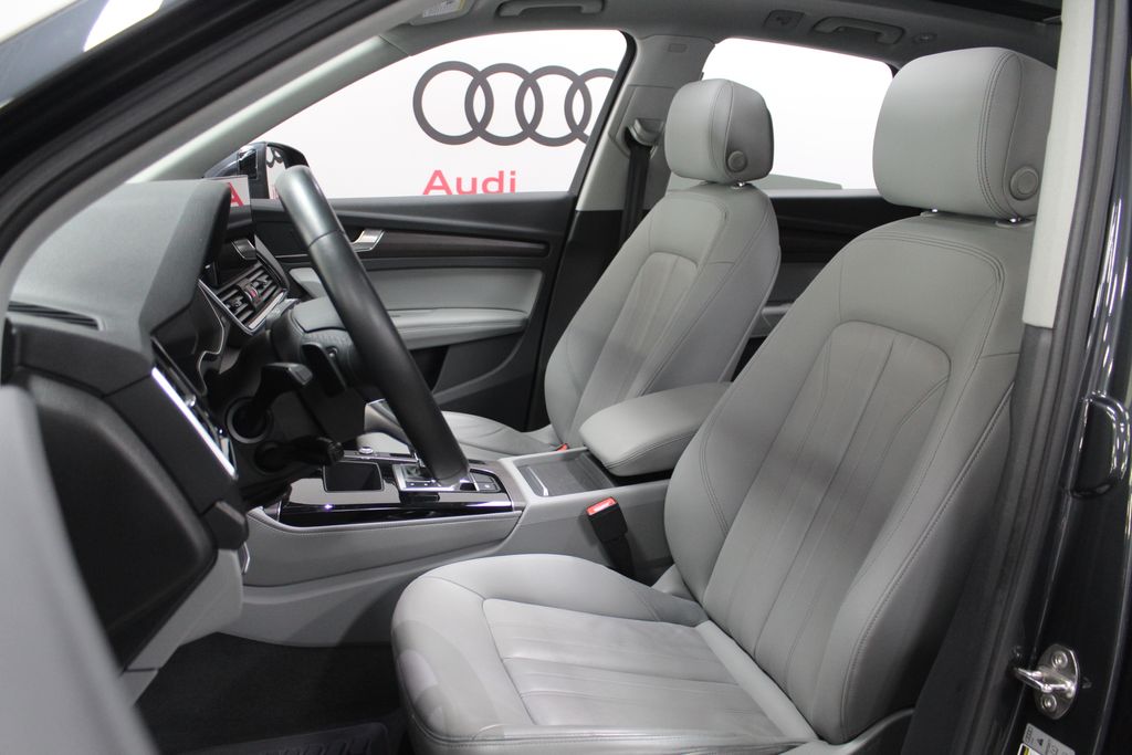 Thumbnail: 2021 Audi Q5 - 11