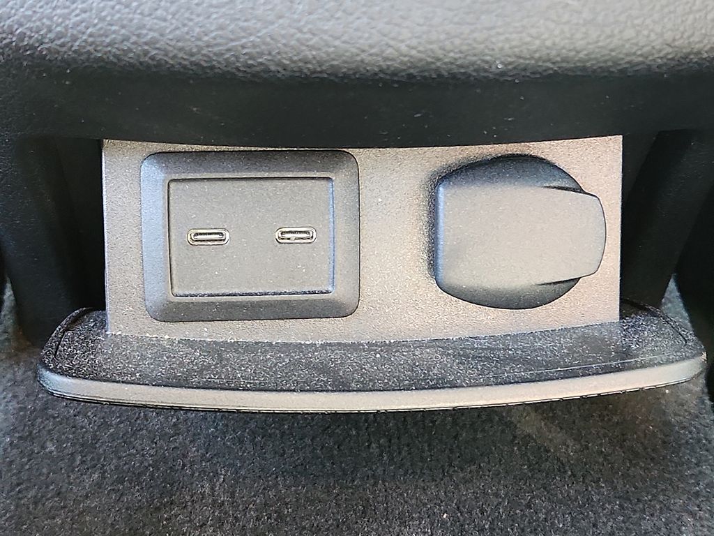 Thumbnail: 2023 Mercedes-Benz E-Class - 11