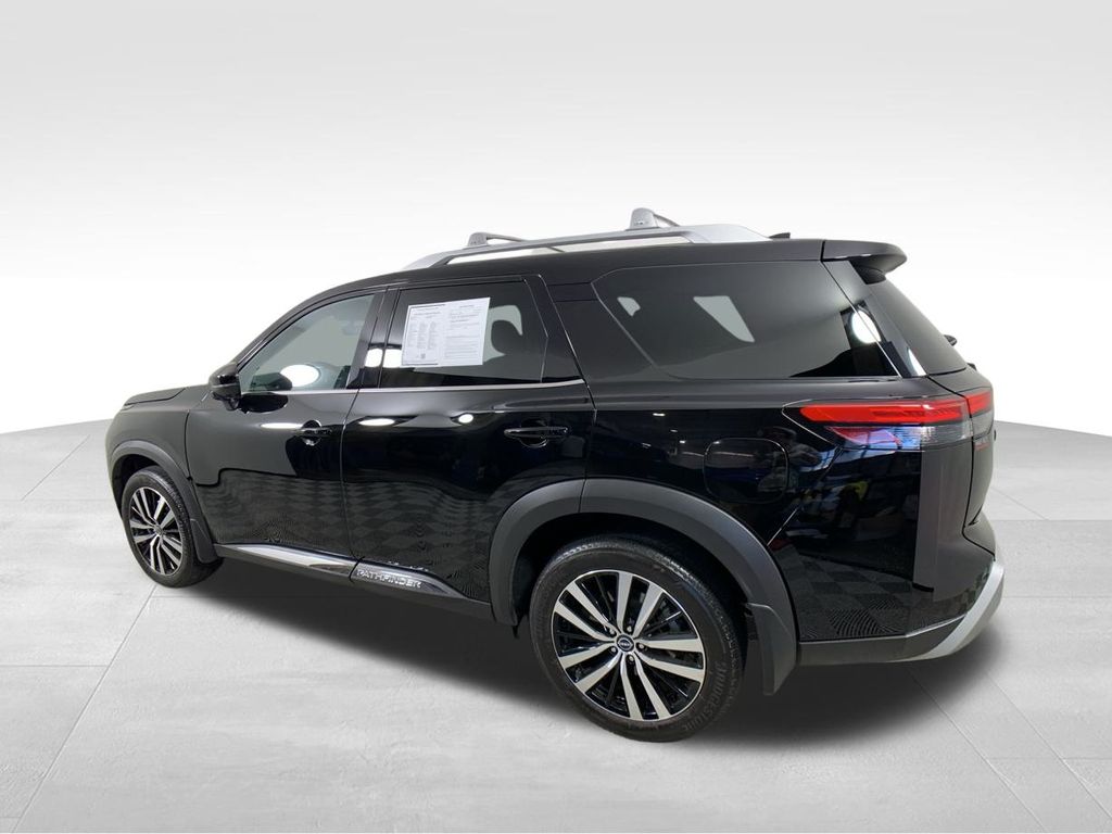 2024 Nissan Pathfinder Platinum 4