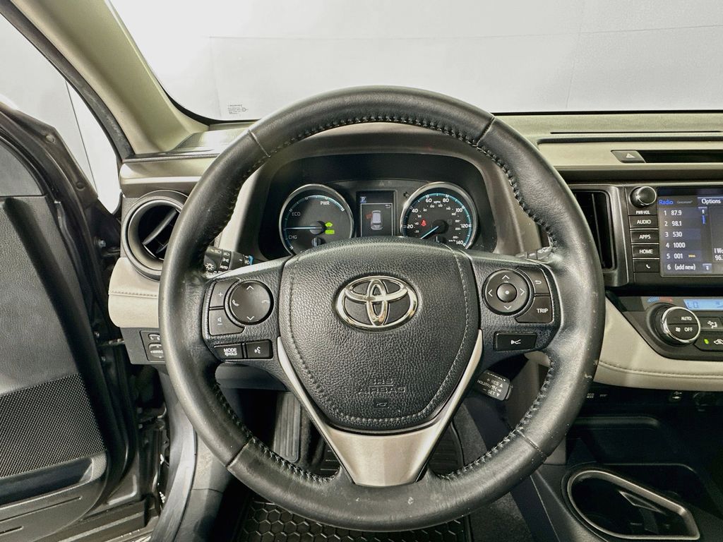 Thumbnail: 2017 Toyota RAV4 - 11