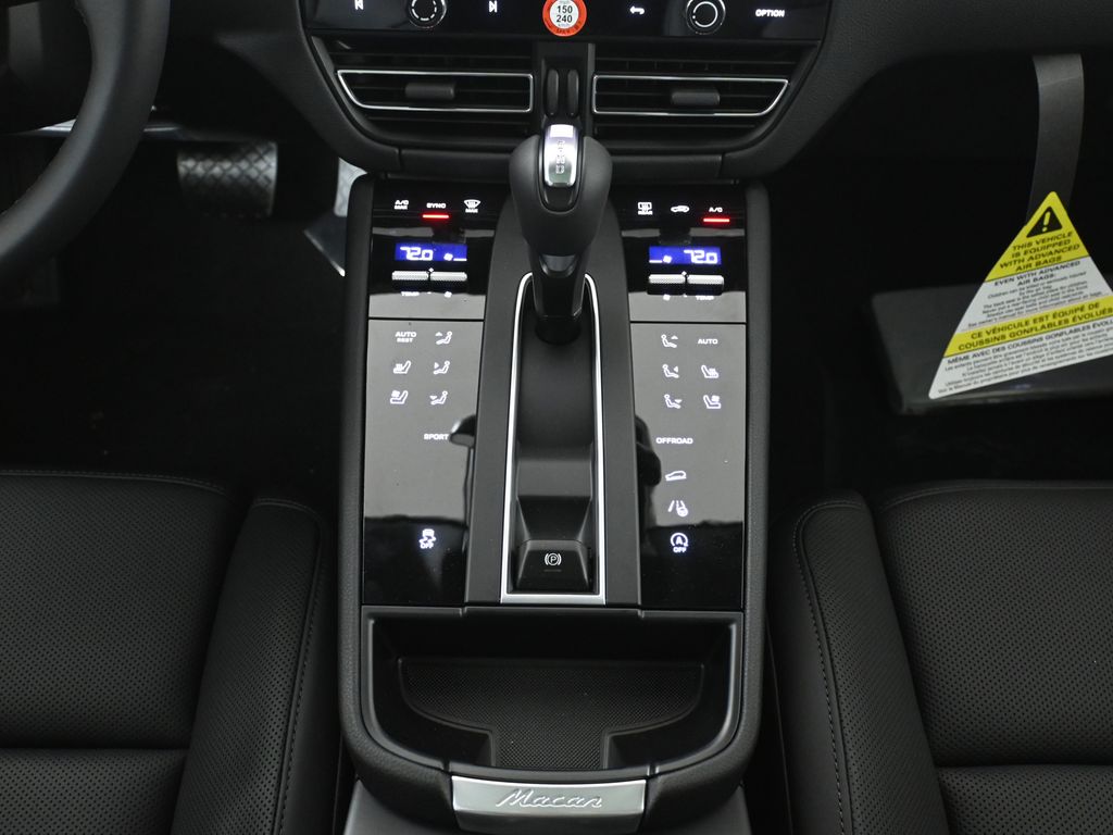 Thumbnail: 2026 Porsche Macan - 24