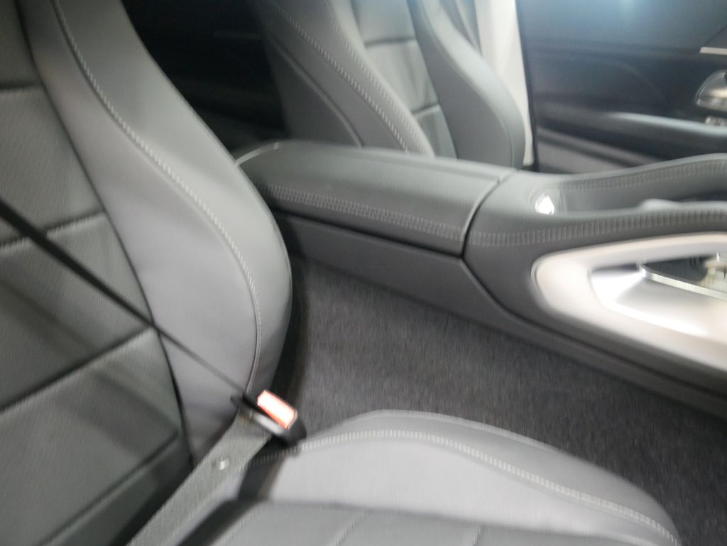 Thumbnail: 2026 Mercedes-Benz GLE - 31