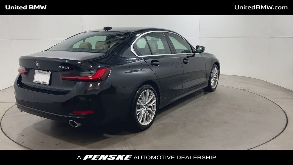 2024 BMW 3 Series 330i 8