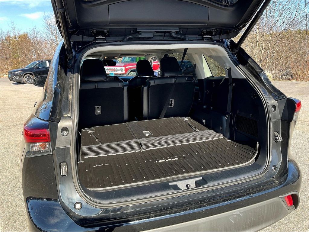 2021 Toyota Highlander — photo 37