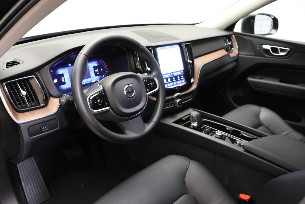 Thumbnail: 2023 Volvo XC60 - 29