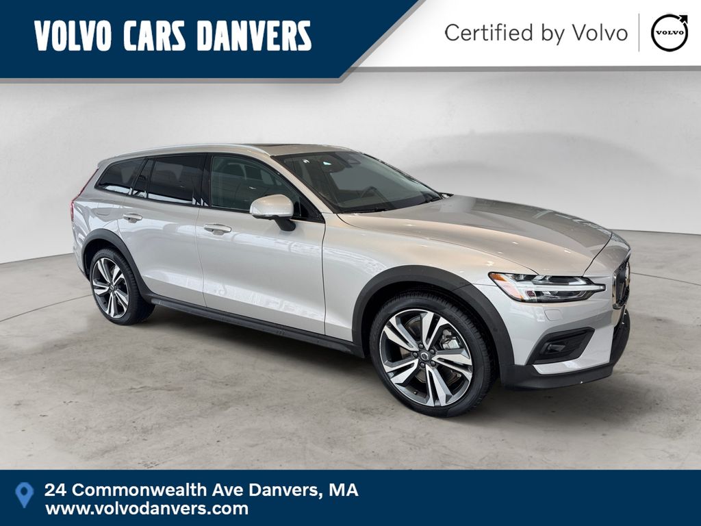 2025 Volvo V60 Cross Country B5 Plus AWD