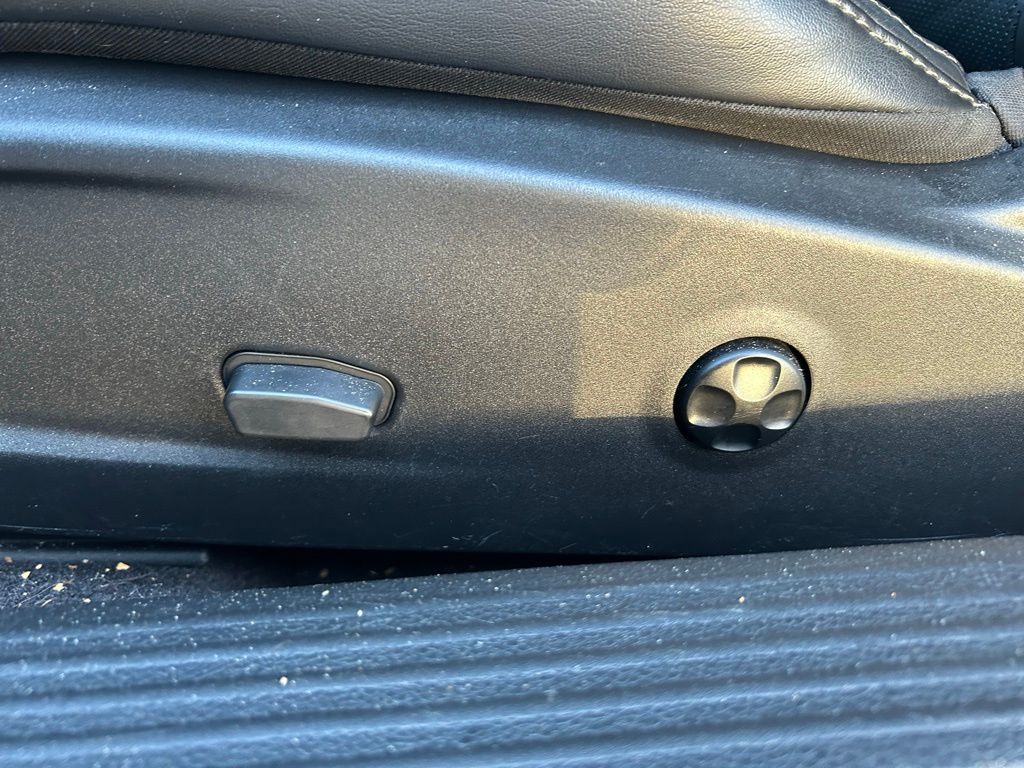 Thumbnail: 2017 Dodge Challenger - 16