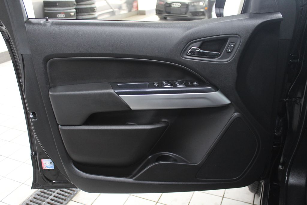 Thumbnail: 2021 Chevrolet Colorado - 12