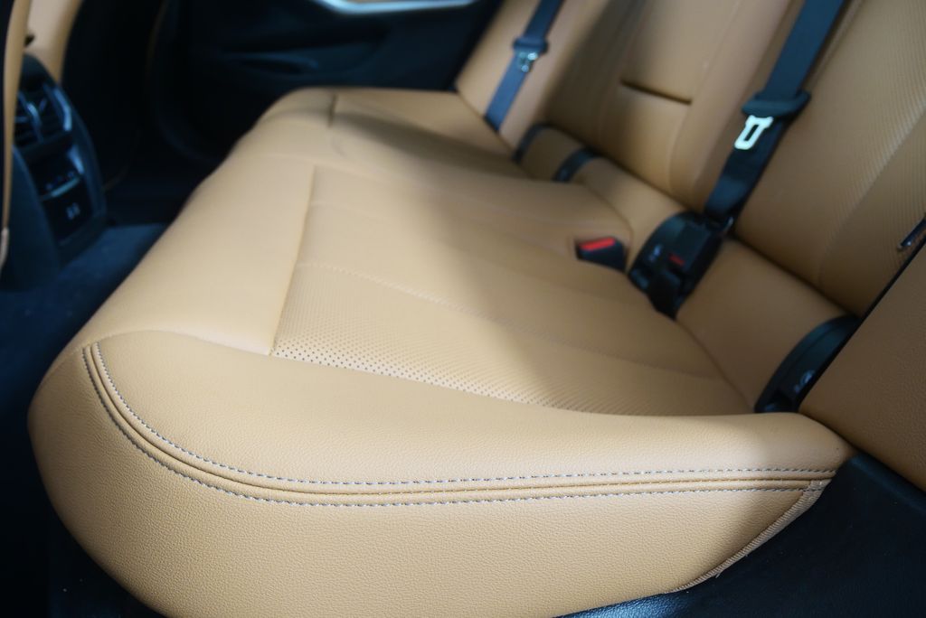 Thumbnail: 2025 BMW 3 Series - 15