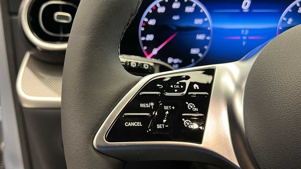 2025 Mercedes-Benz GLC 300 14