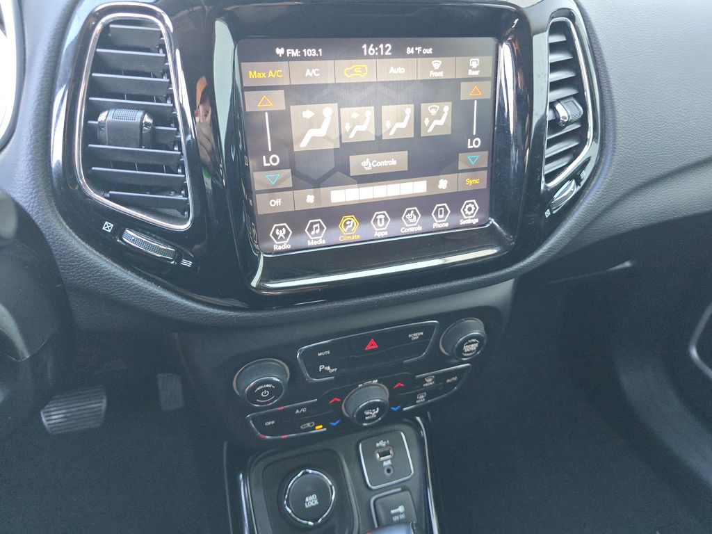 2020 Jeep Compass Limited photo 33