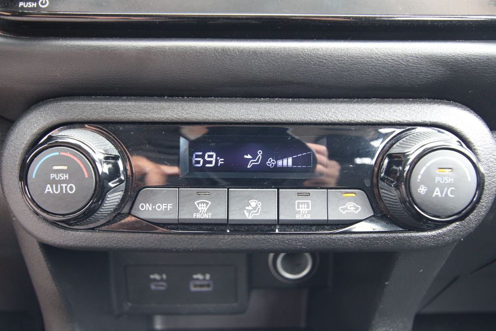 Used 2024 Nissan Kicks SUV
