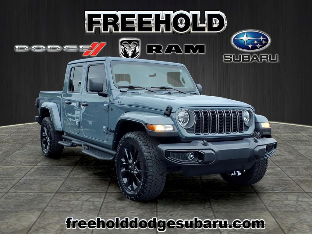 Anvil Clearcoat 2025 Jeep Gladiator Pickup Truck Four-Wheel Drive 8-Speed Automatic